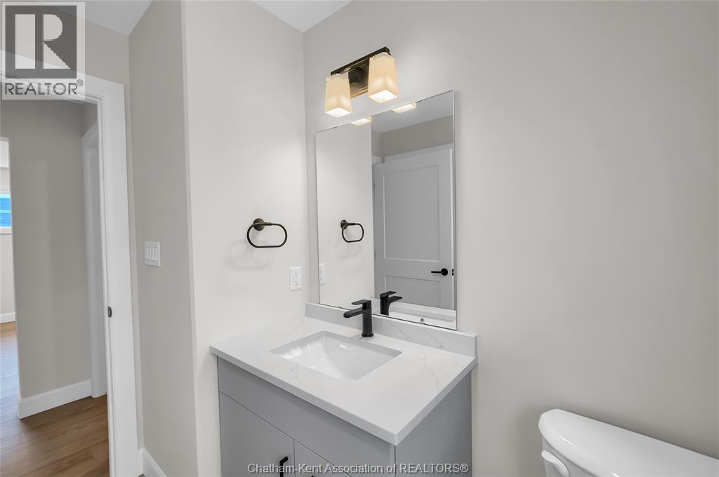 Photo 21 of 170 Ironwood Trail, Chatham ON