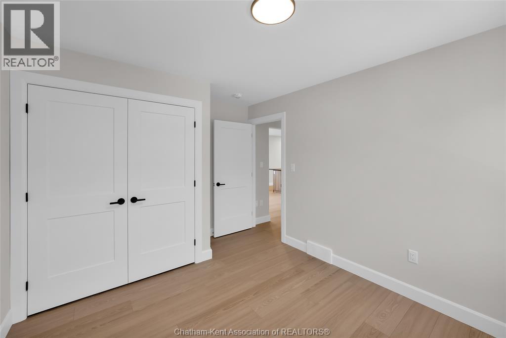 Photo 29 of 170 Ironwood Trail, Chatham ON