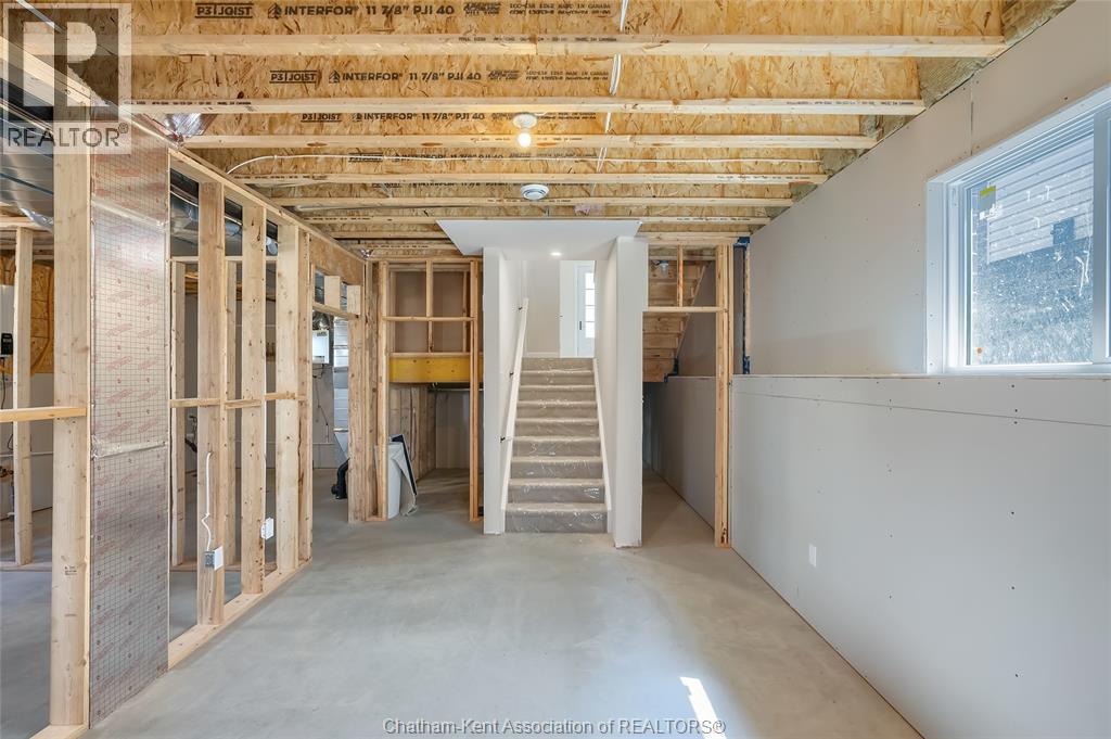 Photo 37 of 170 Ironwood Trail, Chatham ON