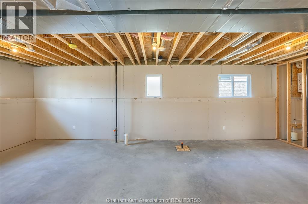 Photo 36 of 170 Ironwood Trail, Chatham ON
