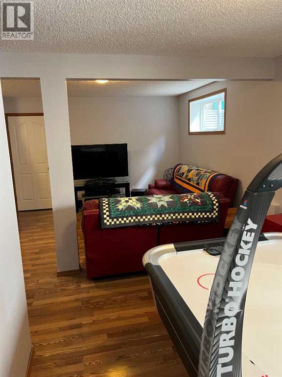Single Family House for Sale in  Copperleaf Way SE Copperfield Calgary 