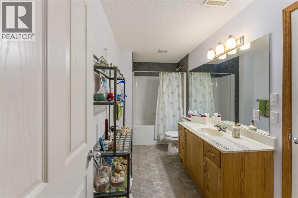 Single Family House for Sale in  Copperleaf Way SE Copperfield Calgary 