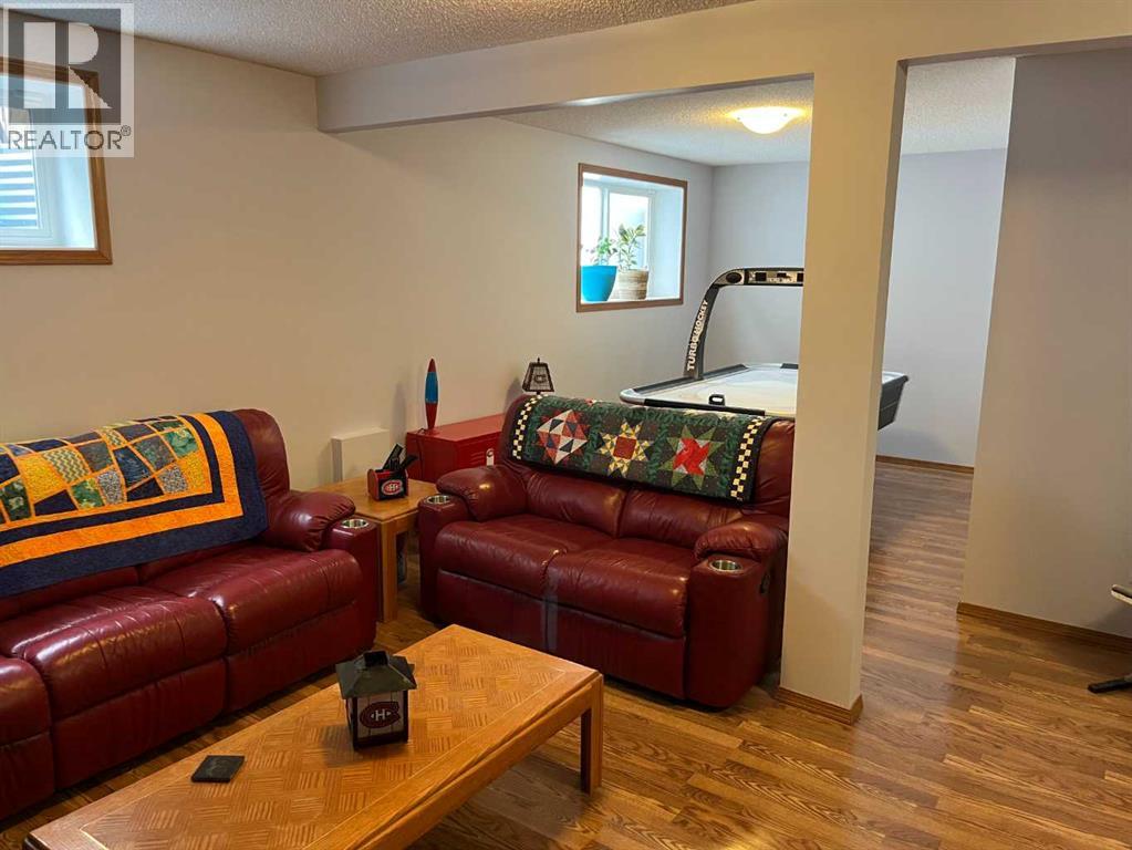Single Family House for Sale in  Copperleaf Way SE Copperfield Calgary 