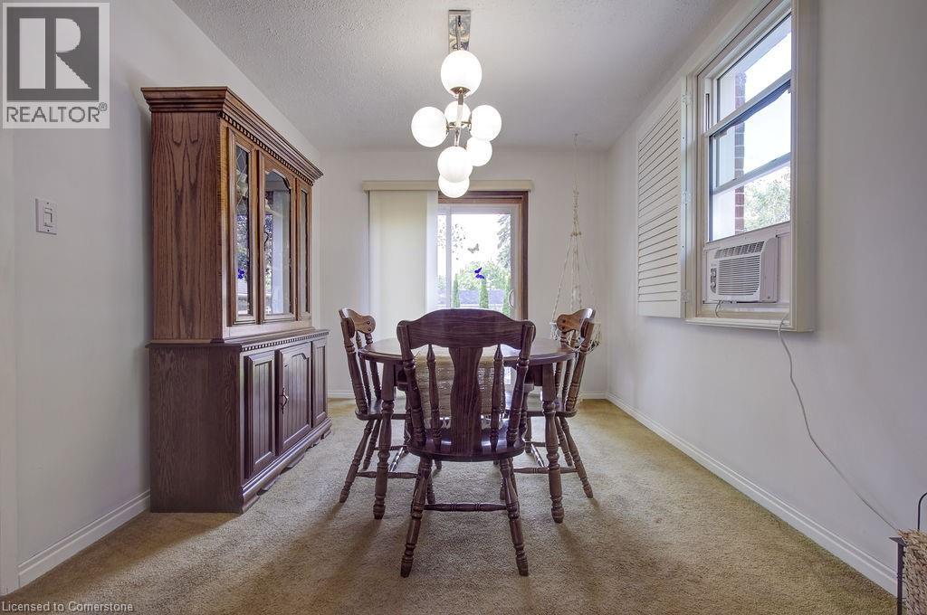 Photo 10 of 402 Crockett Street, Hamilton ON