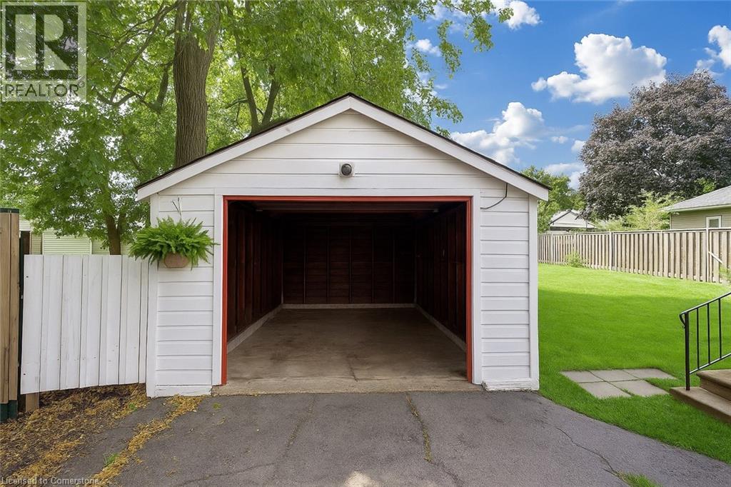Photo 33 of 402 Crockett Street, Hamilton ON