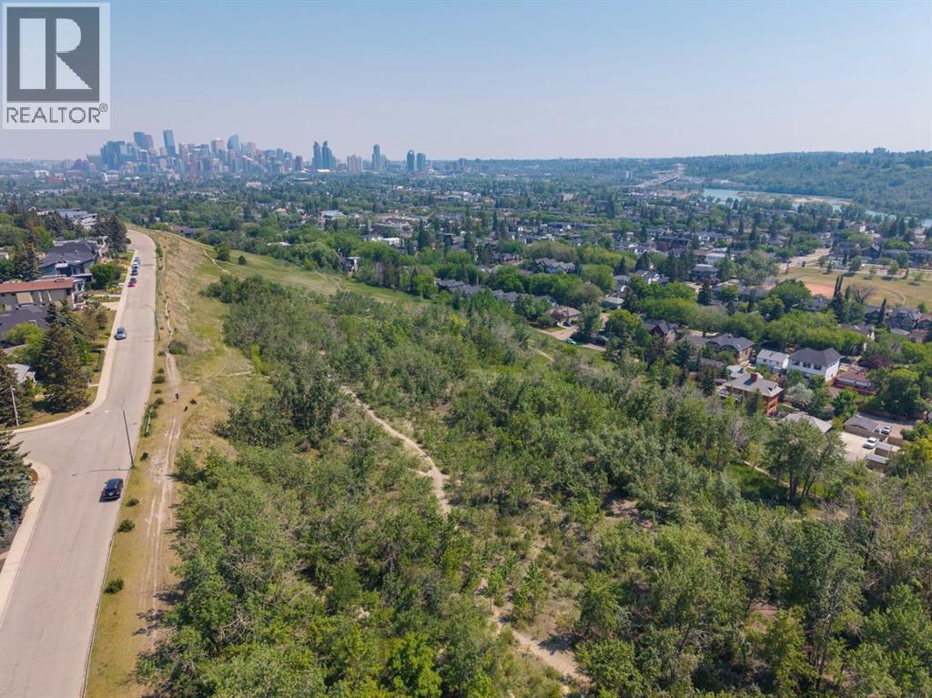 Single Family House for Sale in   Avenue NW St Andrews Heights Calgary 