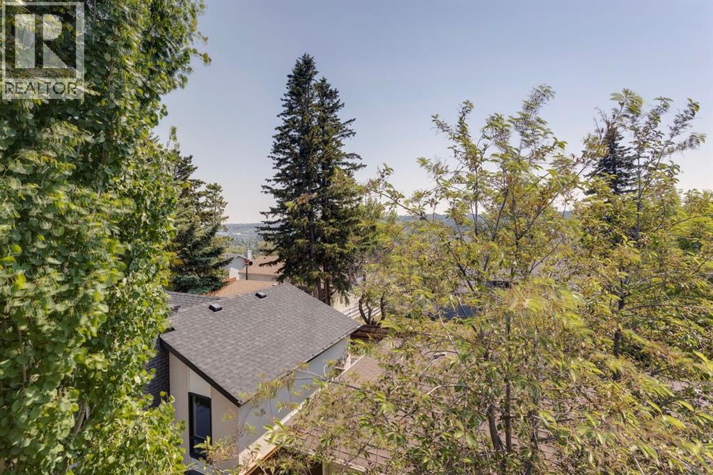 Single Family House for Sale in   Avenue NW St Andrews Heights Calgary 