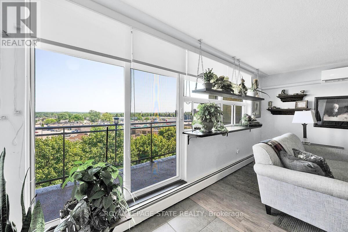 Photo 2 of 708 6390 Huggins Street, Niagara Falls ON