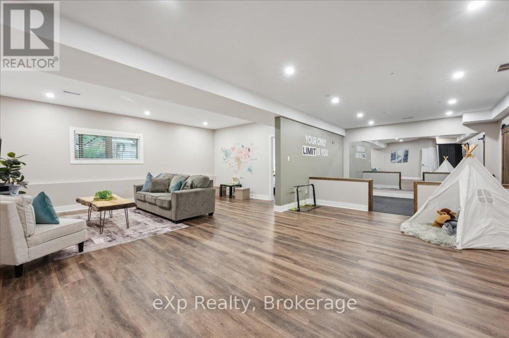 Photo 37 of 50 Hickory Drive, Guelph Eramosa ON