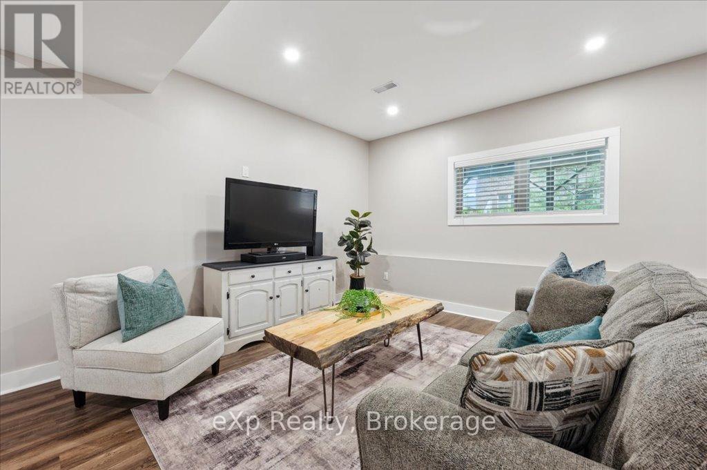 Photo 34 of 50 Hickory Drive, Guelph Eramosa ON