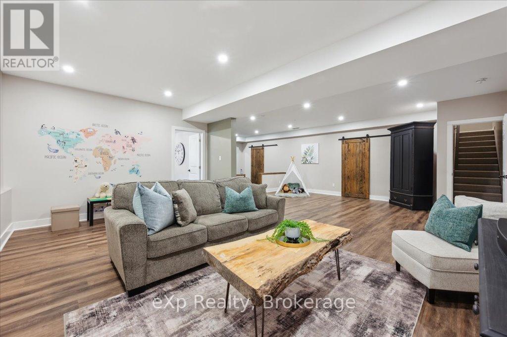 Photo 17 of 50 Hickory Drive, Guelph Eramosa ON