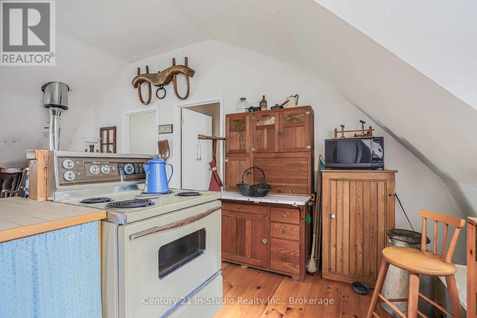Photo 4 of 264701 Southgate Road 26, Southgate ON
