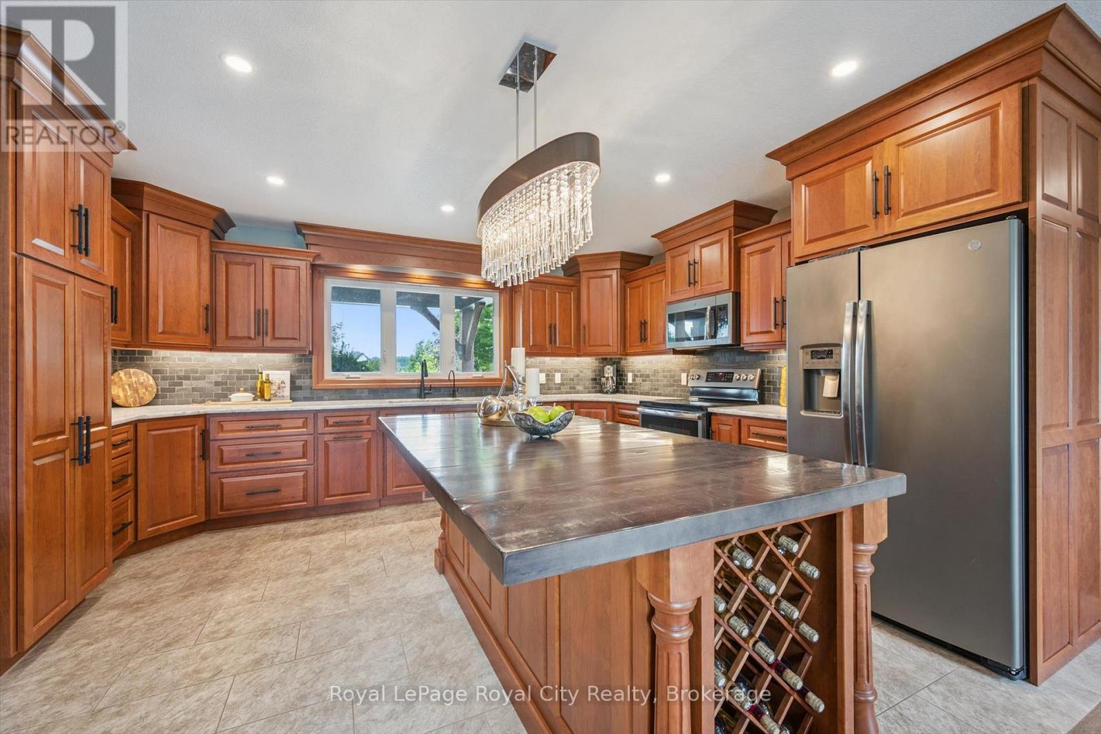 Photo 12 of 100 Harris Crescent, Southgate ON