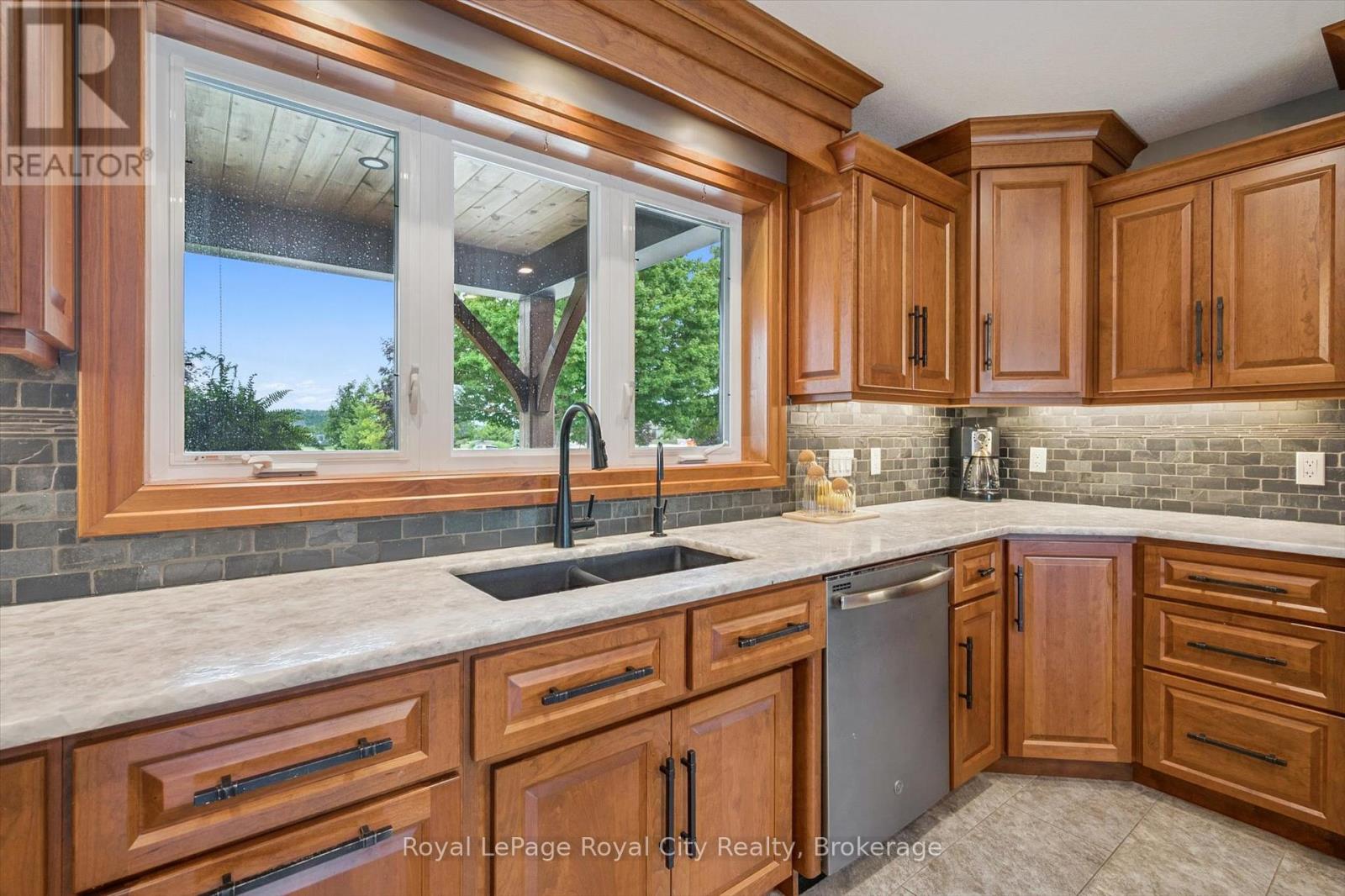 Photo 15 of 100 Harris Crescent, Southgate ON