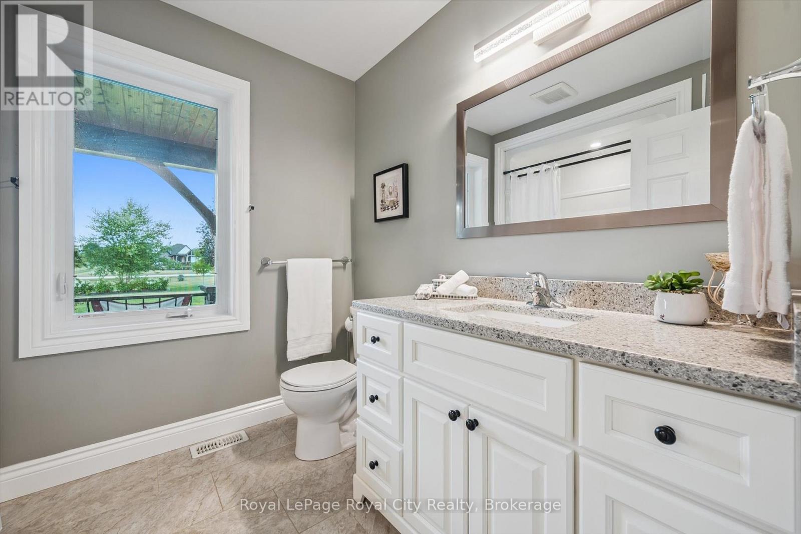 Photo 21 of 100 Harris Crescent, Southgate ON