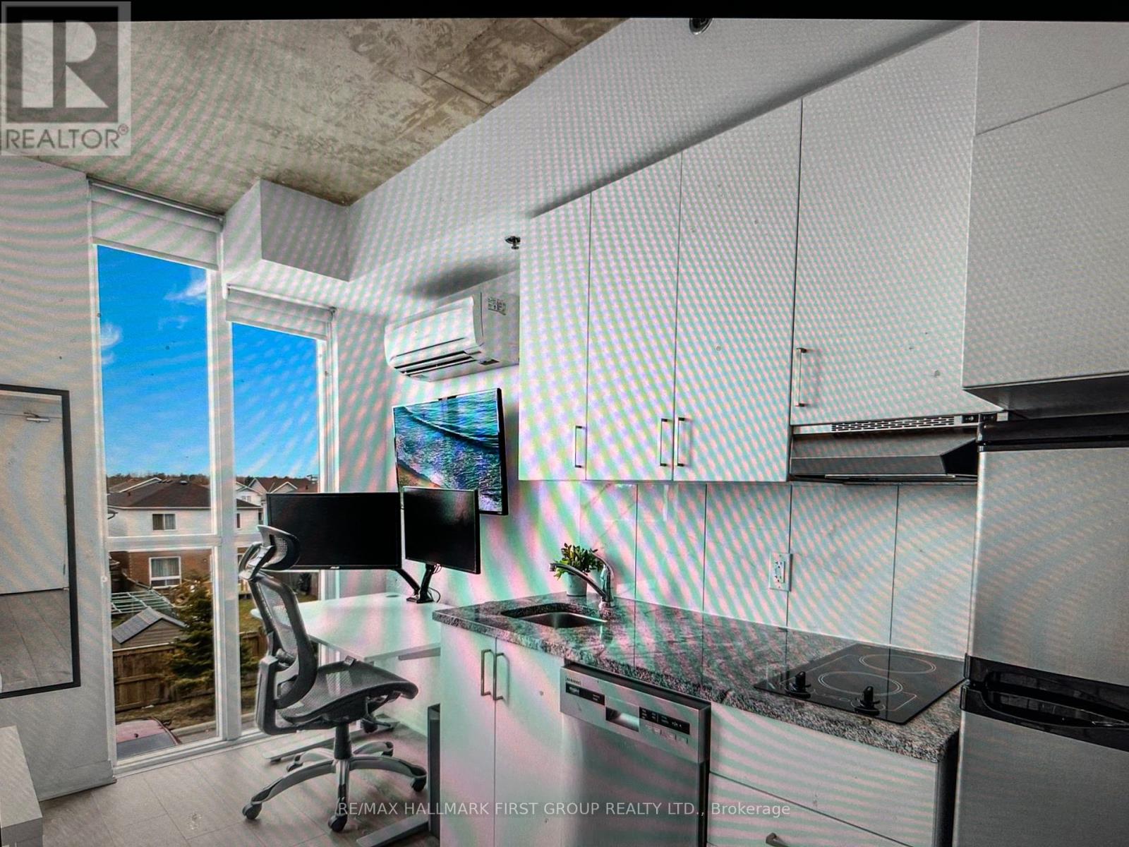 Photo 9 of 215 1900 Simcoe Street N, Oshawa ON