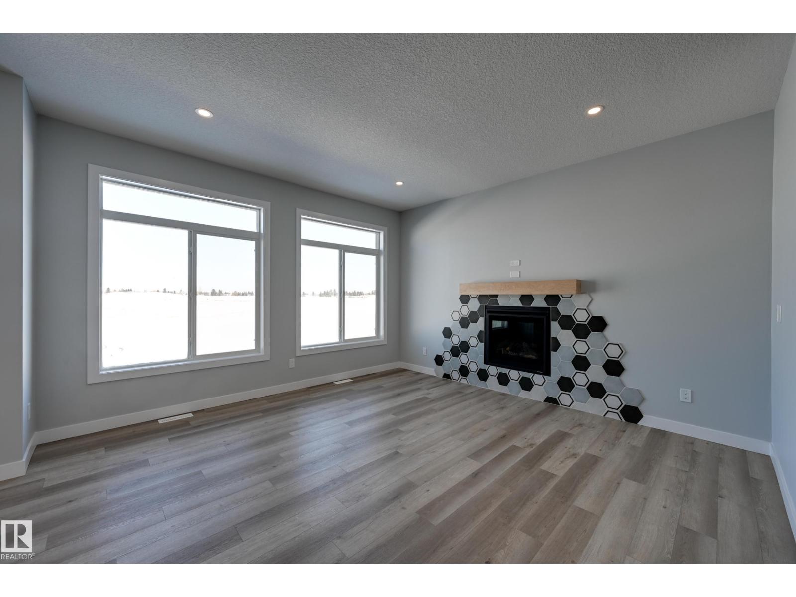 Photo 10 of 10214 92 A Av, Morinville AB