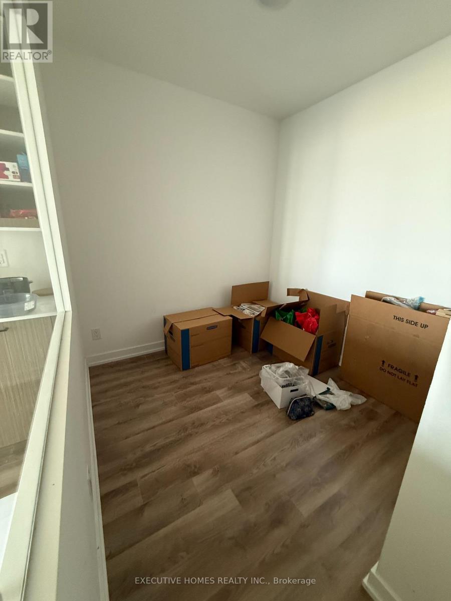 Photo 4 of 2614 20 Edward Street, Toronto ON