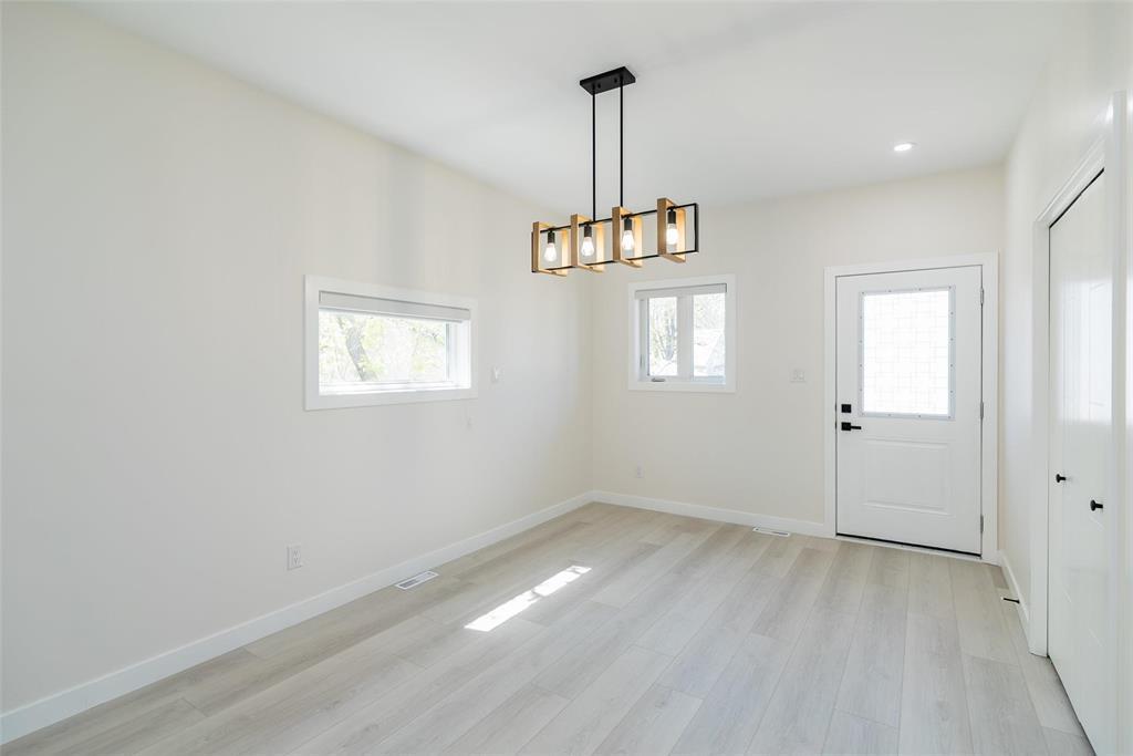 Photo 10 of 278 Inglewood Street, Winnipeg MB