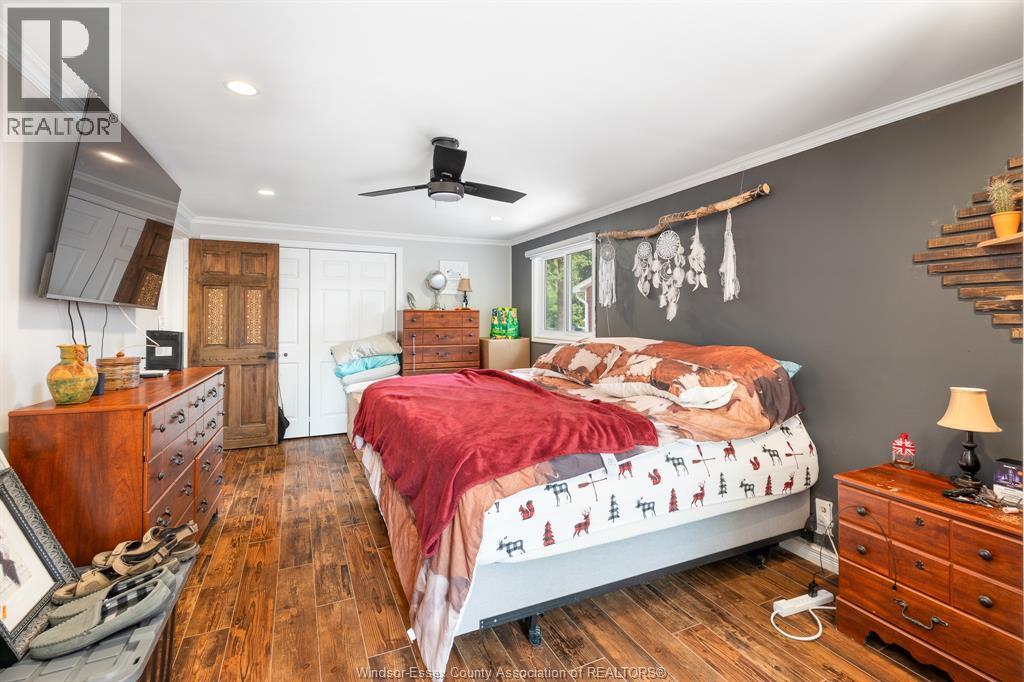 Photo 8 of 10475 Caledon Court, Windsor ON