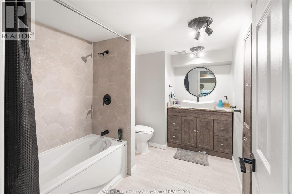 Photo 25 of 10475 Caledon Court, Windsor ON