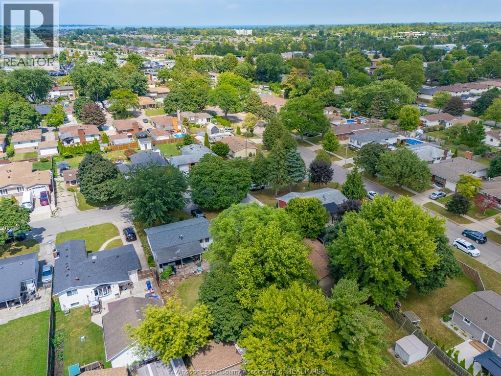 Photo 29 of 10475 Caledon Court, Windsor ON