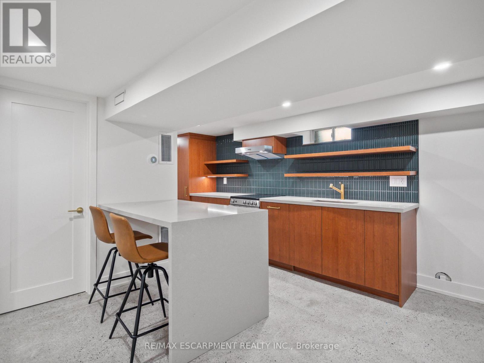 Photo 1 of 4 46 Ohara Avenue, Toronto ON