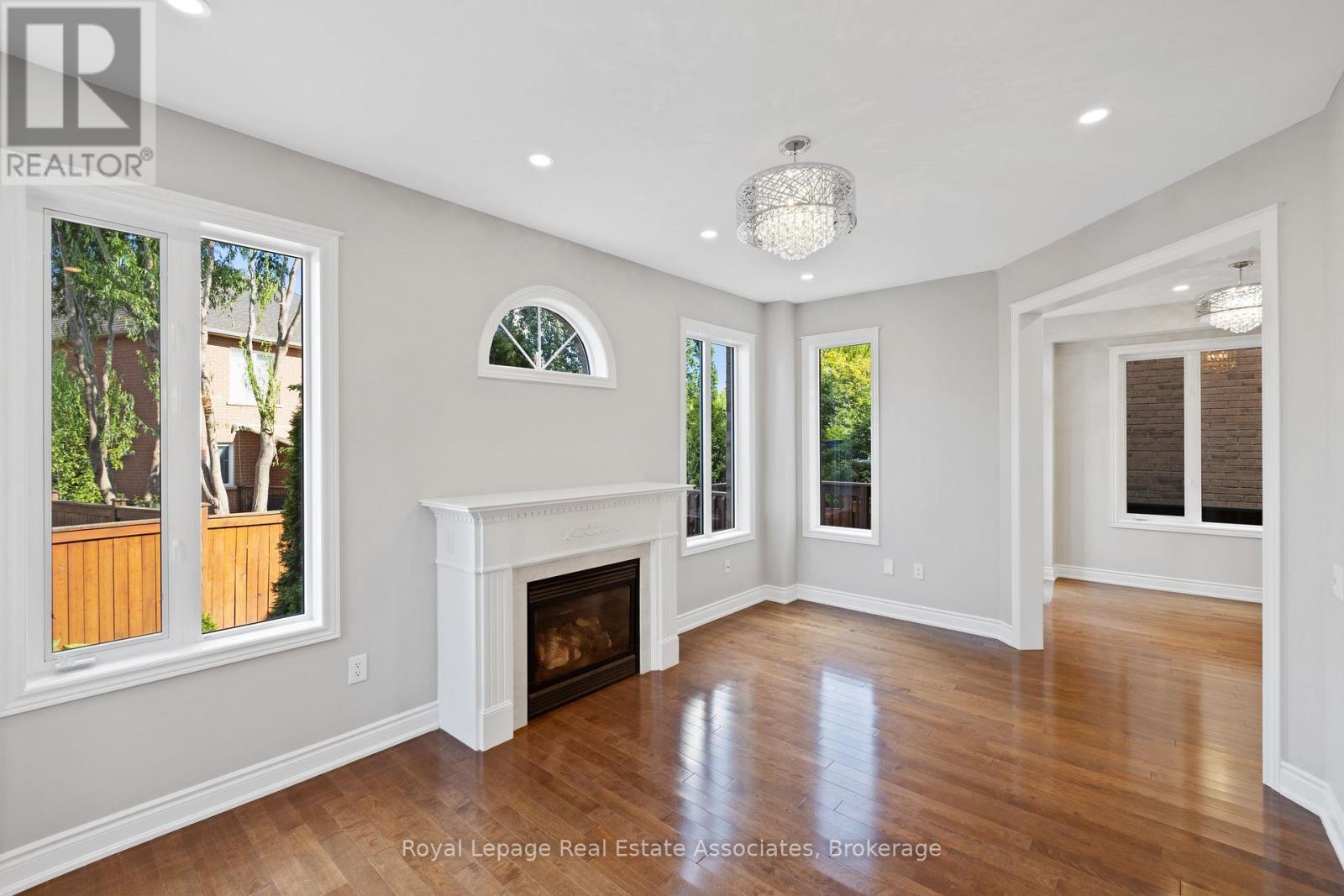Photo 9 of 3354 Whilabout Terrace, Oakville ON