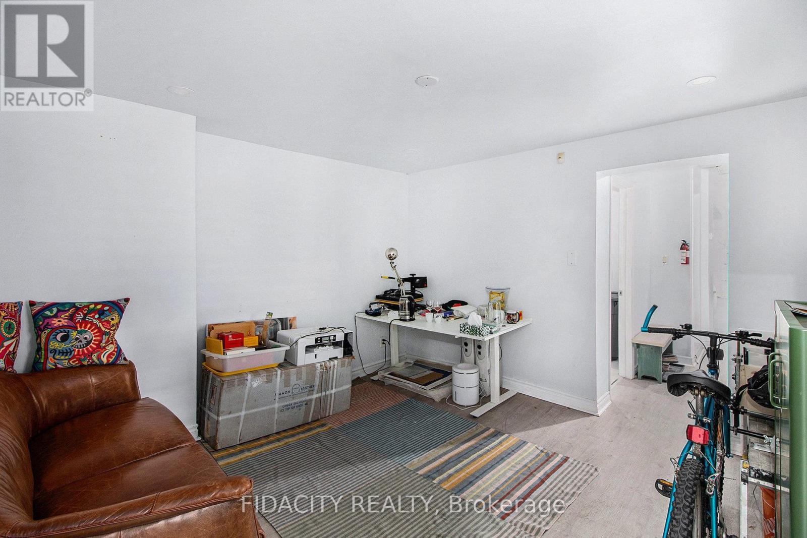 Photo 6 of 640 Somerset Street W, Ottawa ON