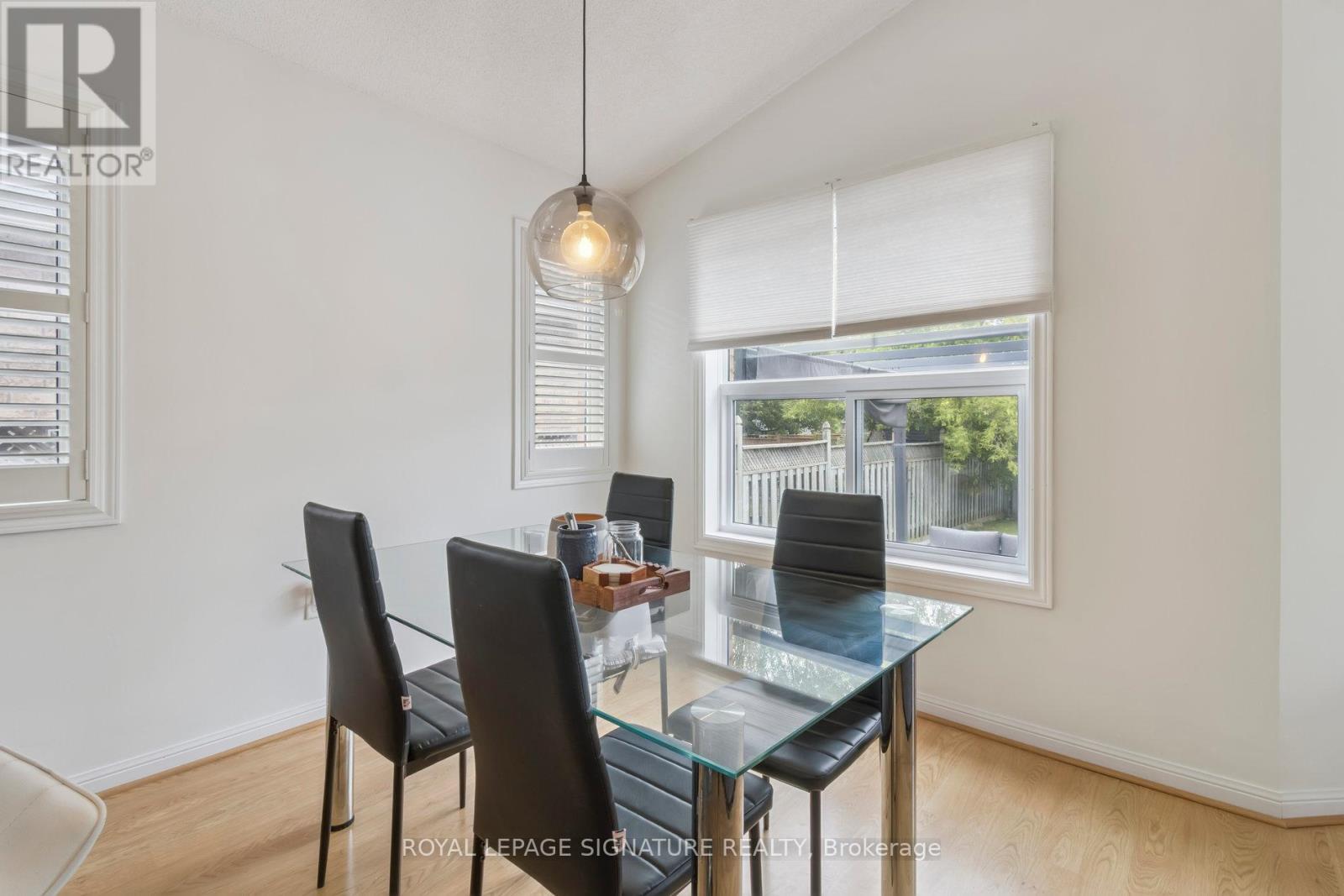 Photo 12 of 38 Royal Amber Crescent, East Gwillimbury ON