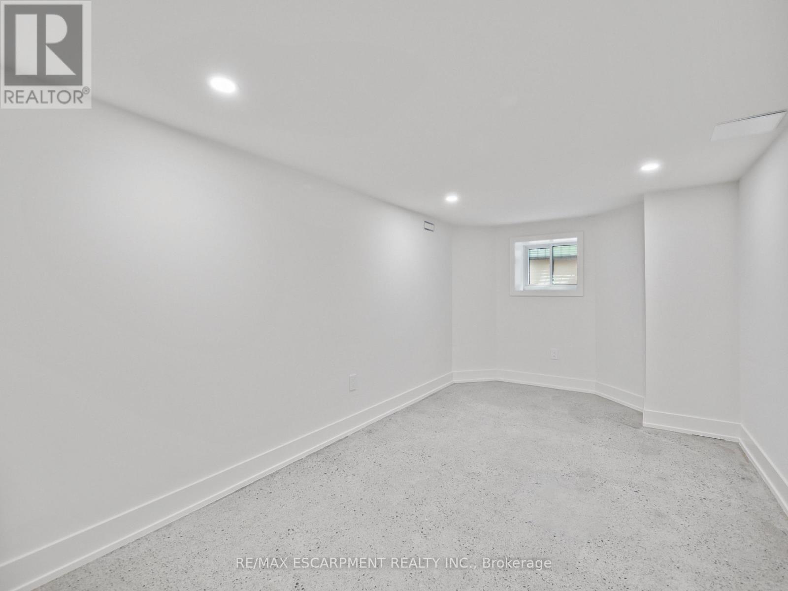 Photo 7 of 4 46 Ohara Avenue, Toronto ON