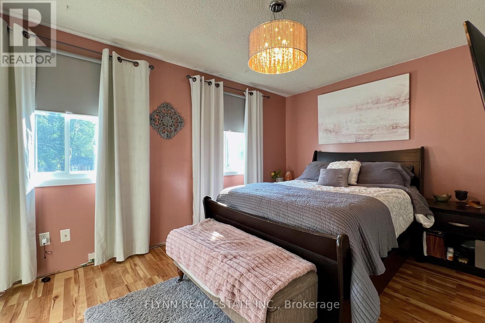 Photo 11 of 3070 Empire Place, Niagara Falls ON