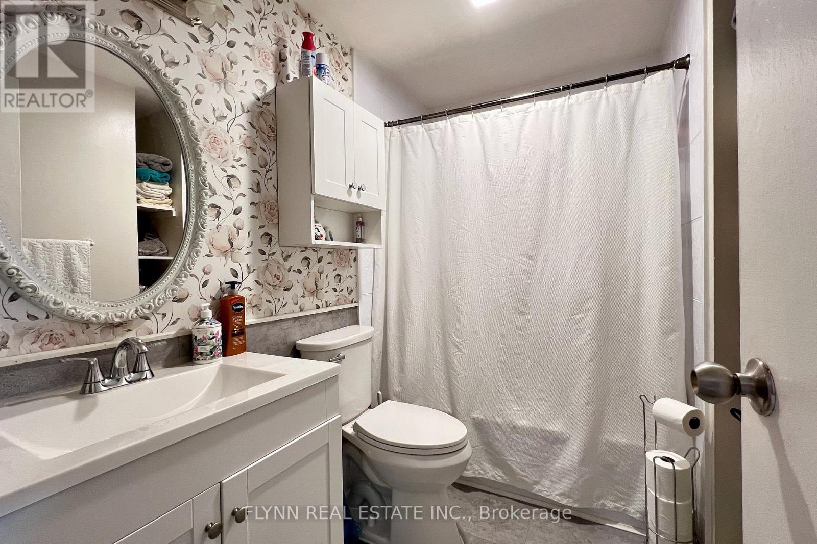 Photo 12 of 3070 Empire Place, Niagara Falls ON