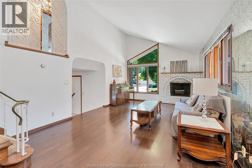 Photo 3 of 3770 Huntington, Windsor ON