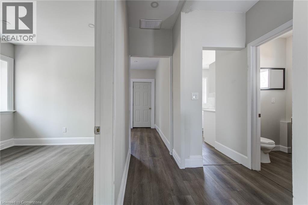 Photo 16 of 200 Park Avenue Unit Upper, Brantford ON