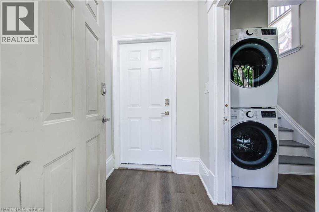 Photo 12 of 200 Park Avenue Unit Upper, Brantford ON