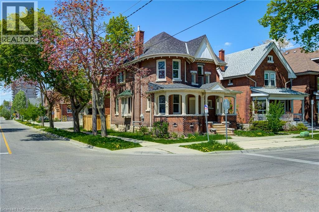 Photo 3 of 200 Park Avenue Unit Upper, Brantford ON