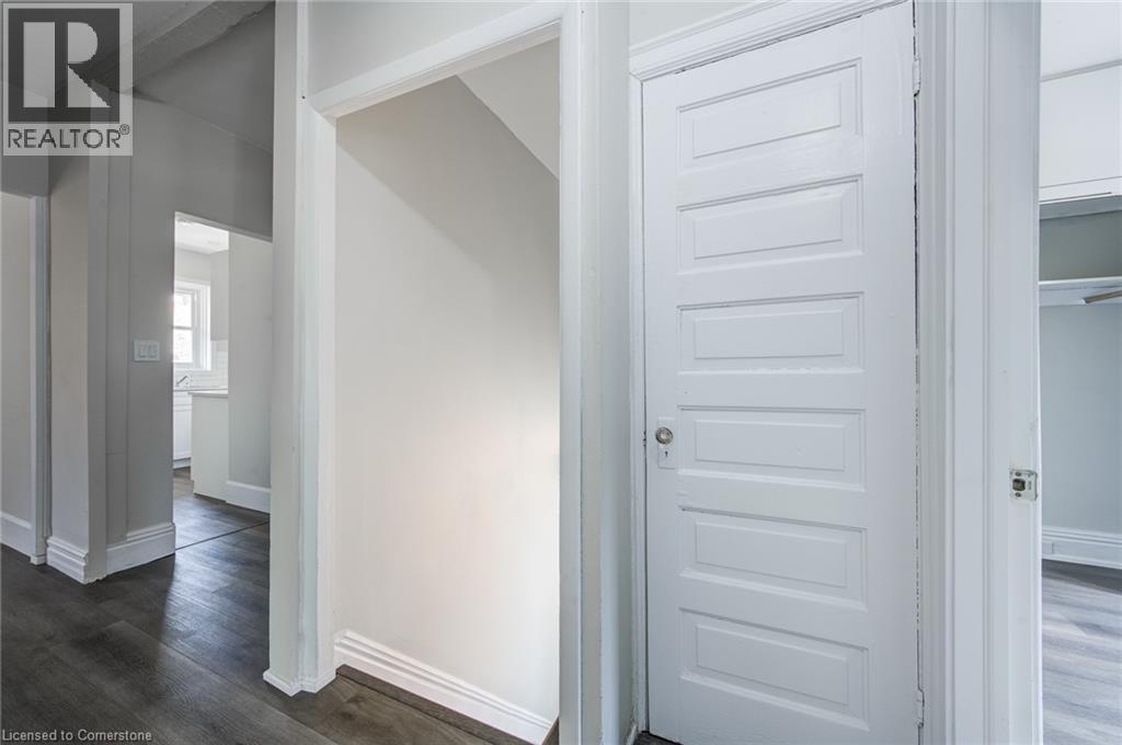 Photo 15 of 200 Park Avenue Unit Upper, Brantford ON
