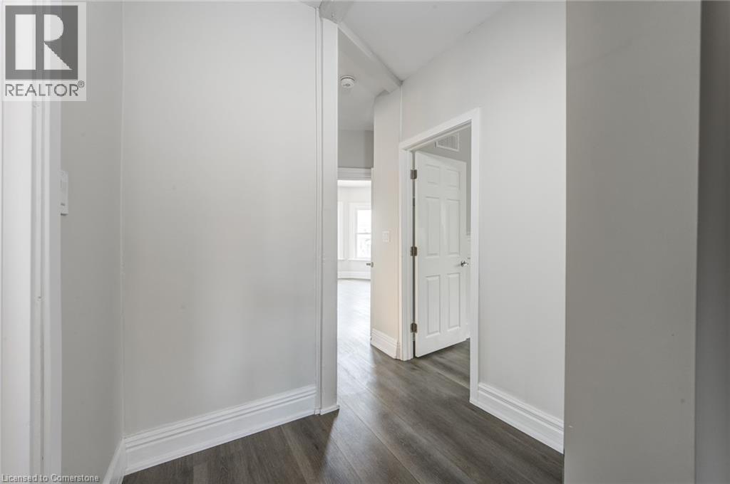 Photo 27 of 200 Park Avenue Unit Upper, Brantford ON