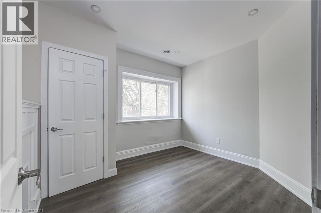 Photo 28 of 200 Park Avenue Unit Upper, Brantford ON