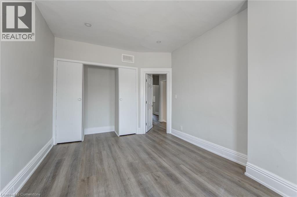 Photo 31 of 200 Park Avenue Unit Upper, Brantford ON