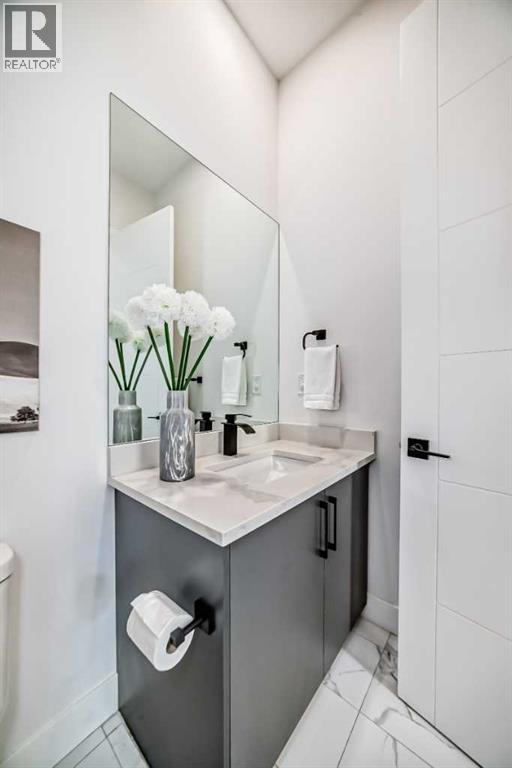 Single Family House for Sale in   Avenue SW Windsor Park Calgary 