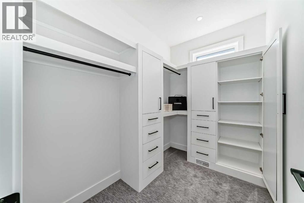 Single Family House for Sale in   Avenue SW Windsor Park Calgary 