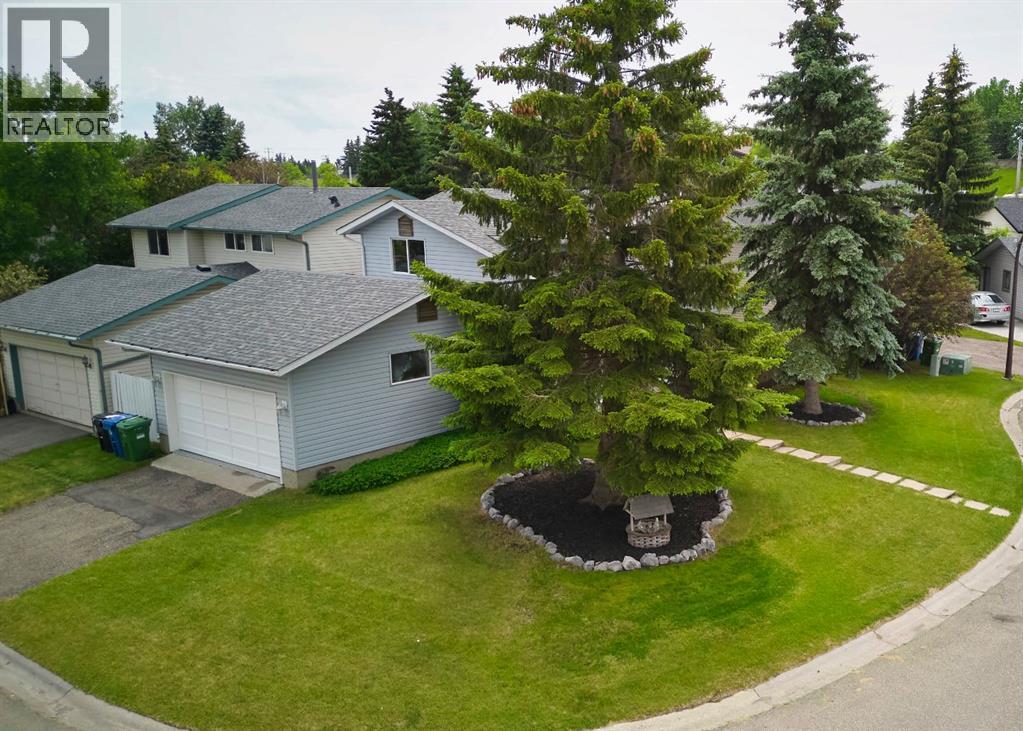 Single Family House for Sale in  Ranchview Place NW Ranchlands Calgary 