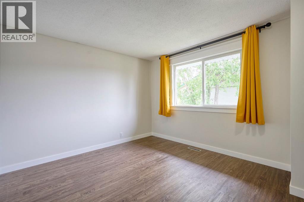 Single Family House for Sale in  Ranchview Place NW Ranchlands Calgary 