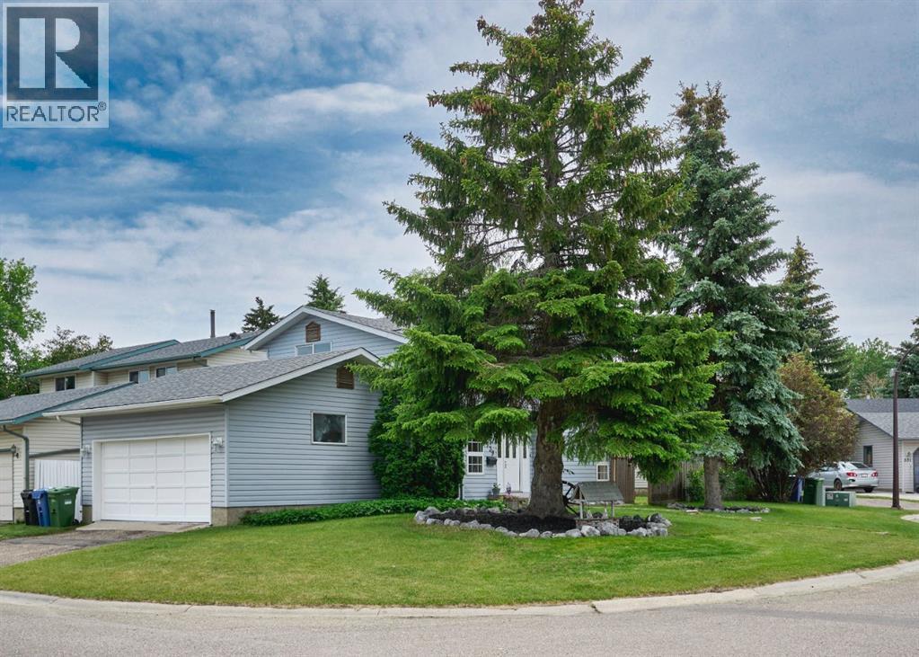 Single Family House for Sale in  Ranchview Place NW Ranchlands Calgary 