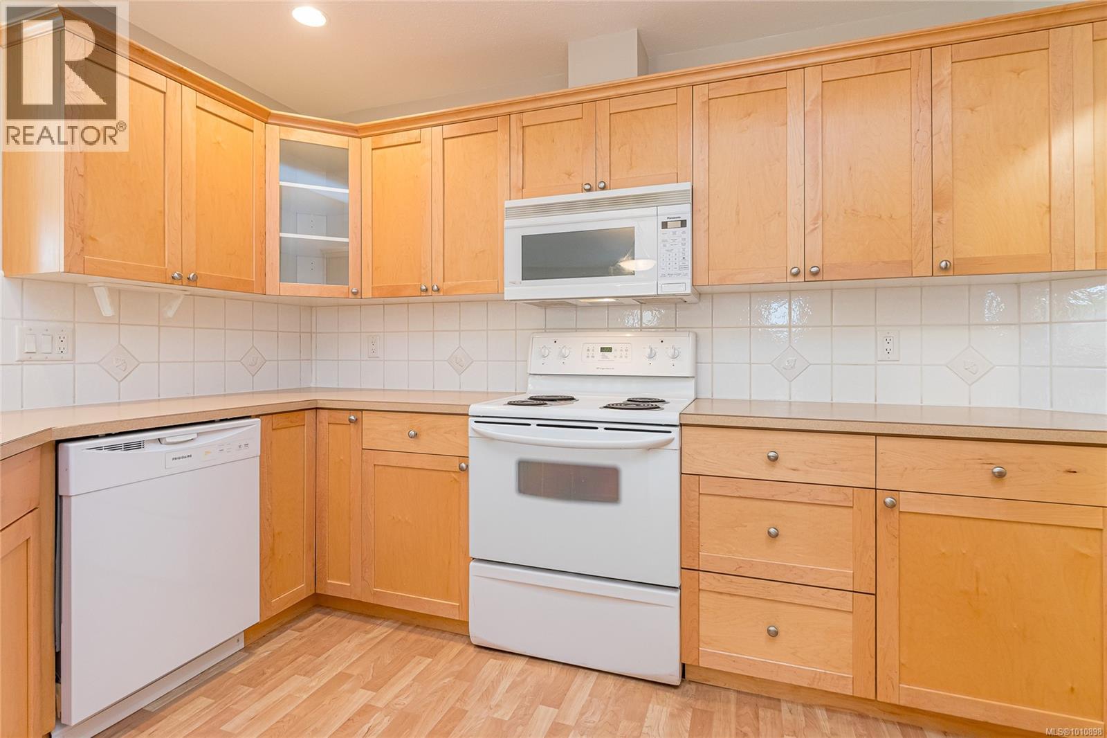 Photo 5 of 145 Meridian Way, Parksville BC