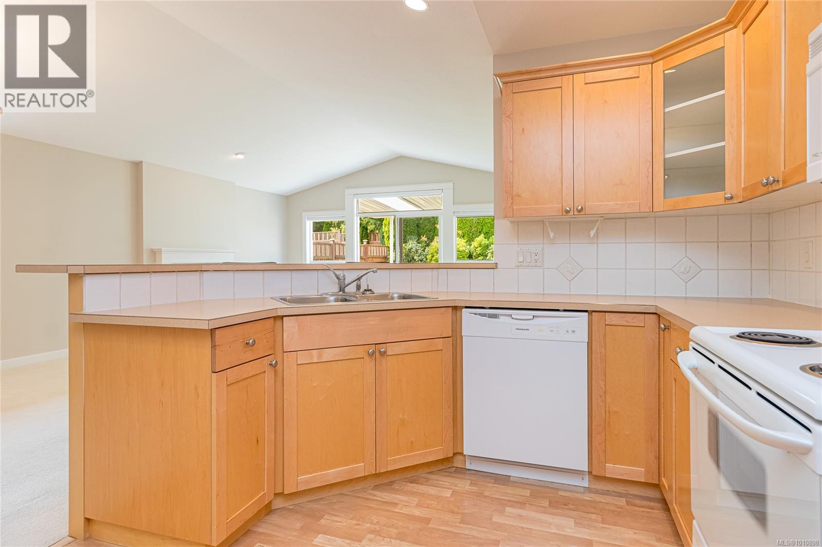 Photo 6 of 145 Meridian Way, Parksville BC