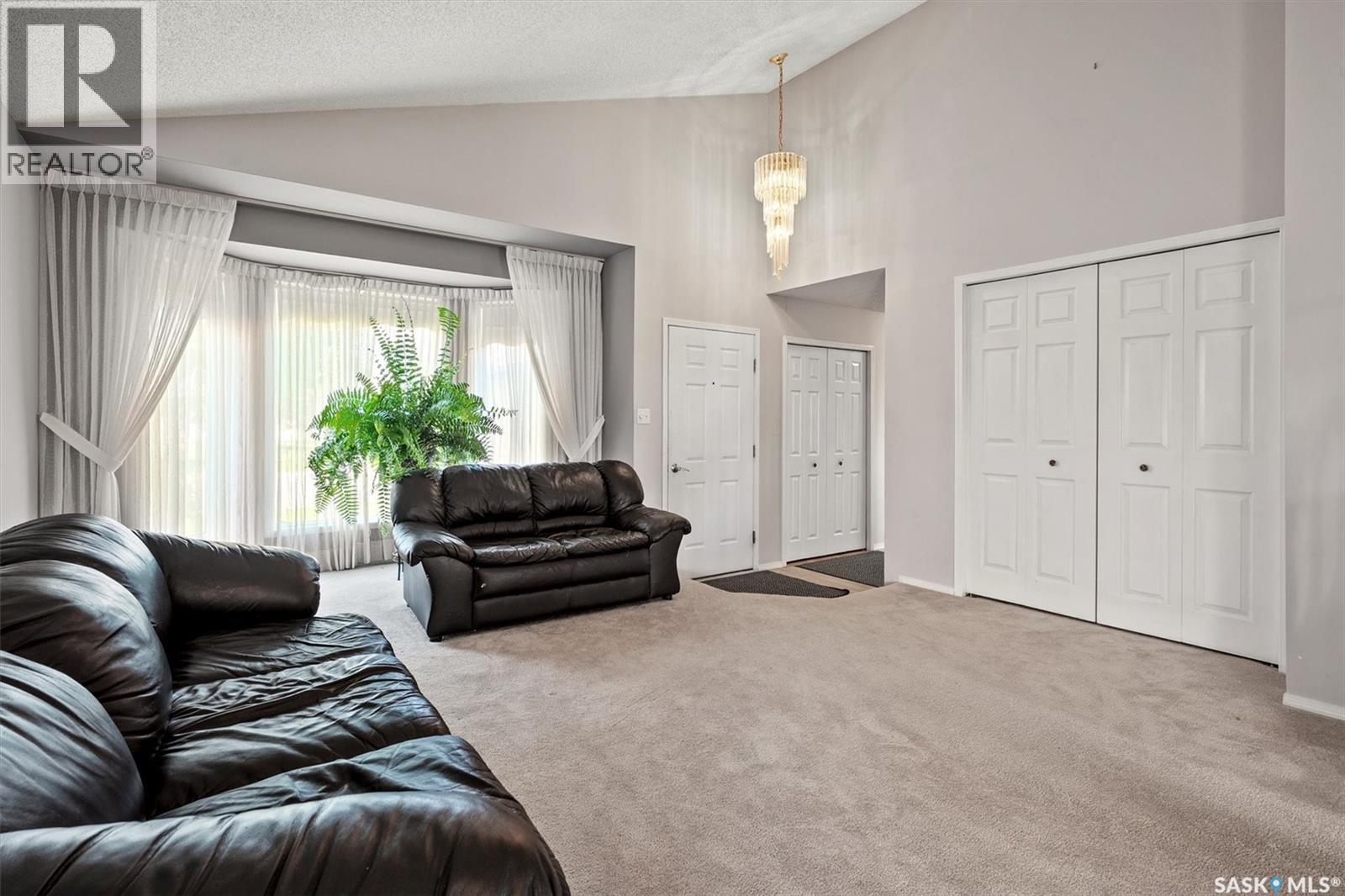 Photo 4 of 222 Haslam Court, Saskatoon SK