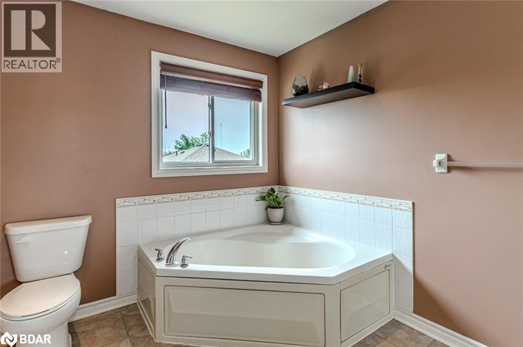 Photo 9 of 9 Buggs Gate, Barrie ON
